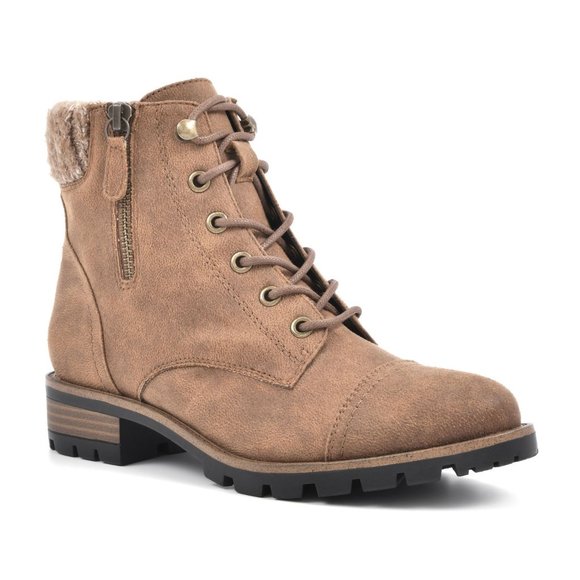 Shoes - $10 NEW HIKER SIZE 9 TAN